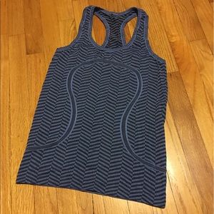 Lululemon Tank size 6